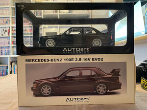 【絶版・美品】AUTOart オートアート 1/18 メルセデスベンツ 190E 2.5-16V Evo2 ＆ BMW E30 M3 2台セット（おまけ：展示ケース）