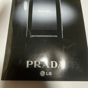 PRADA スマートフォン　カタログ