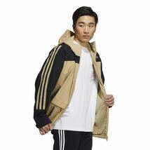 新品未使用 adidas ナイロン ジャケット【3XL】定価10989円 アディダス ベージュ マウンテン パーカー 上着 ジャージ 5905 アウター 黒 2XO_画像2