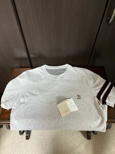 定価約６.４万 BRUNELLO CUCINELLI ブルネロクチネリ クルーネック Tシャツ XS 46 グレー AW ロゴ ライン ラグジュアリー イタリア