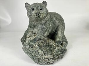 石彫刻品　アライグマ　置物　石 WE° A WOLF MADE IN CANADA カナダ製　熊　オブジェ　高さ14.3cm 横幅17.5cm ストーン彫刻　天然石