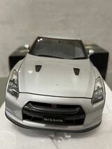 D0549◆【ミニカー】京商 1/18 NISSAN GT-R プレミアムエディション シルバー 現状渡し◆_画像2