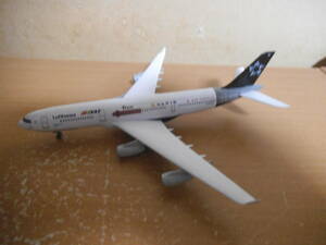 1/400　ドラゴン　ルフトハンザ航空　A340-200　特別塗装