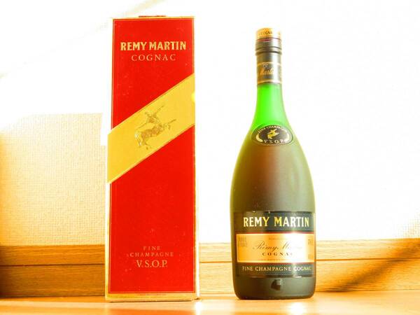 REMY MARTIN FINE CHAMPAGNE VSOP COGNAC ☆ レミーマルタン V.S.O.P 700ml 40度 ブランデー コニャック 未開栓 古酒 フランス 正規輸入品