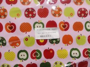 爆買い価格　ヤフオクだけで出品　オックスラミネート生地　高級なツヤあり　おしゃれなリンゴ柄　ピンク色　巾約１１１cm×長さ約５０cm　