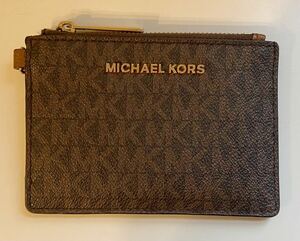 B3K023◆ マイケルコース MICHAEL KORS PVC ブラウン色 ロゴ 総柄 ファスナー開閉 カード収納あり 小銭入れ コインケース