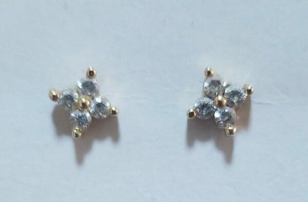 四葉のクローバー ピアス(4mm)　slv925(K14加工)