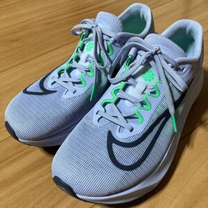 NIKE ズームフライ5 26.5 ナイキ　ランニングシューズ　中古