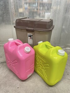 中古/引取限定 灯油タンク2個 ホームストッカー まとめて 18L ポリタンク 収納 60L 茨城県常陸大宮市根本 231128あわ2 I12