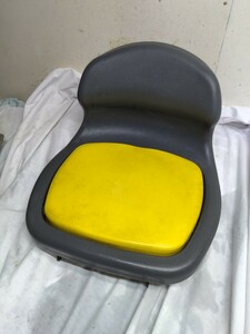 イセキ 田植機 椅子 PP43 シート イス 取付幅 177mm ピン径 10mm 部品 パーツ 中古品　A