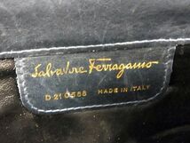 1円 Salvatore Ferragamo フェラガモ D210588 ヴァラ レザー クロスボディ ショルダーバッグ 斜め掛け レディース ブラック系 BE7258_画像6