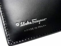 ■新品■未使用■ Salvatore Ferragamo フェラガモ レザー 二つ折り 財布 ウォレット 札入れ カード入れ ブラック系 BF3847_画像5