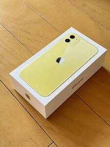 iPhone11 イエローの箱と付属品全て