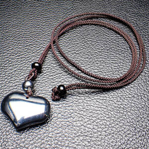  natural stone tera hell tsu Heart necklace raw ore crystal feng shui divination diet edema . stone Power Stone 