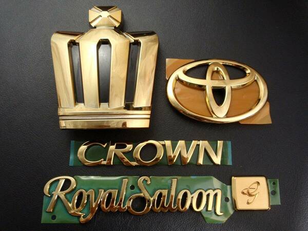 7トレジャー 【 トヨタ 210系 クラウン ロイヤルサルーン G CROWN RoyalSaloon G 】 プレミアム ゴールド エンブレム フロント＆リア 4点