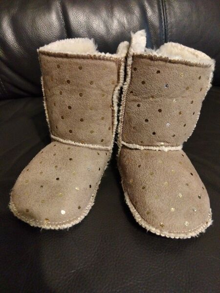 H&M ベビー ルームシューズ ボアブーツ 11cm