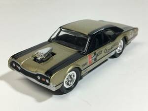 ジョニーライトニング　1／64 ハースト　オールズモービル442 デュアルエンジン　ドラッグスター　1967年式　 HURST OLDS NHRA DUAL ENGINE