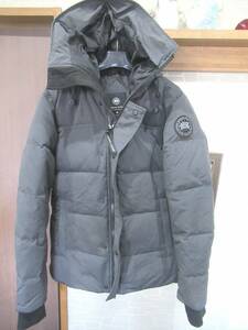 正規品　CANADA GOOSE （カナダグース）　メンズ　ダウンジャケット　フード付き　黒～グレー/サイズ　M/M　エムサイズ/ミディアム