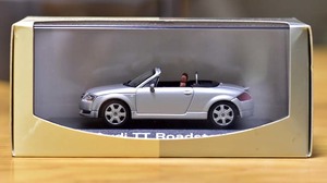 ミニチャンプス　1/43　Audi TT Roadster(8N型) Silver