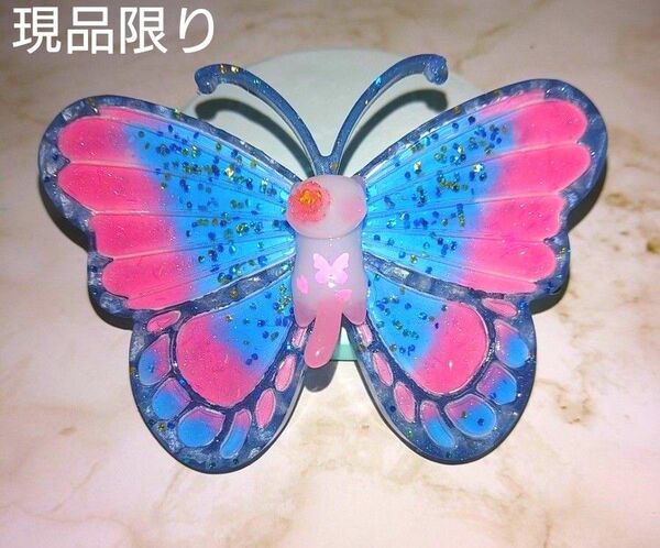 蝶々　ネコ　バレッタ　髪飾り　レジン作品（ハンドメイド）