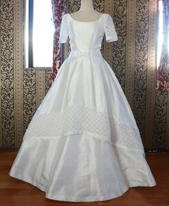ドレスとお揃いのグローブ付き小さいサイズ3号～5号高級ウエディングドレスXXS~Sサイズホワイト