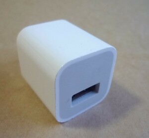 純正 Apple アップル USB電源アダプター USB充電器 ACアダプター アイフォン iPhone　5V 1A ホワイト 白　スマホ充電 iPod ②