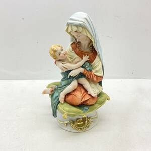  free shipping g26747 beautiful . Madonna child porcelain figure porcelain doll West doll interior objet d'art decoration DUBLIN