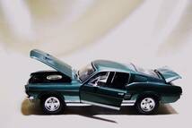 新品マイスト1/18 【Maisto】■1967年式Ford Mustang GTA Fastback■18/1ミニカー/ポルシェ/BMW/フェラーリ/アウディ/オートアート/京商 _画像5