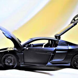 新品マイスト1/18【Maisto】◆Audi R8 GT◆ミニカー/アウディ/ポルシェ/フェラーリ/BMW/ランボルギーニ/メルセデス/オートアート/京商の画像4