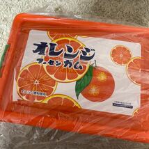 オレンジ　フーセンガム　お菓子　コンテナ　お菓子入り　　送料510円〜_画像1