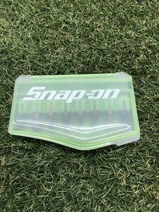 【中古美品】Snap-on コンビネーションドライバービット8本セット(グリーンケース) SDMC8GP　/　IT3QWTP1B2OG　I25