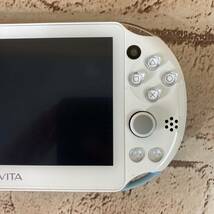 [11-332]SONY PSVITA PCH-2000 1GB ホワイト/ライトブルー 本体のみ 初期化済み【宅急便コンパクト】_画像5