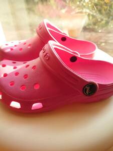 クロックス*Crocs*クロックスクラシック*ネオンマゼンダ*女の子*17.5cm*　