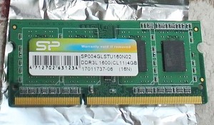 シリコンパワー製DDR3 PC3L 12800S 4G 1枚 。