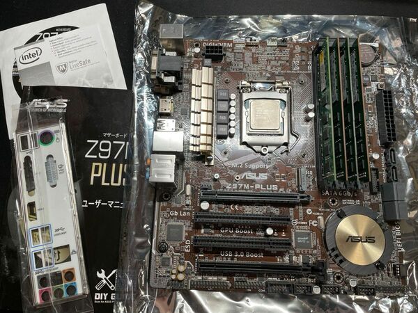 ジャンクマザーボードセット　ASUS z97m plus + i7 4790 +メモリ2GB×4 計8GB LGA1150