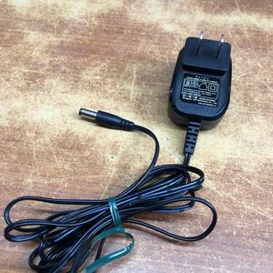 チャージャ　YLS0041A-J120030 AC ADAPTOR 12V DC 300mA ピン無し 5.5mm 1.9mm