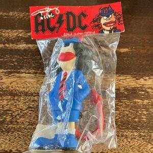 AC/DC アンガス・ヤングフィギュア　未開封　貴重　入手困難　MAD TOYZ creature from the living