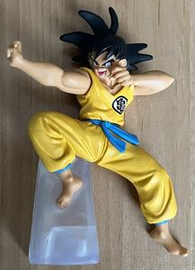 ◇ドラゴンボールZ HG 孫悟空 青年期 天下一武道会 裸足 中古 ガシャポン フィギュア バンダイ 初版 マジュニア 素足