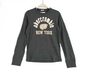 美品 abercrombie アバクロ 長袖Tシャツ kids L ダークグレー ロゴワッペン インディアンモチーフ NewYork 刺繍 ロンT A&F 丸首 子供 D498