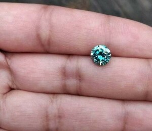 * moa sa Night fancy blue round diamond excellent cut VVS 04Ct 5mm *①