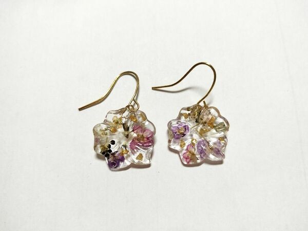 お花のピアス ハンドメイド