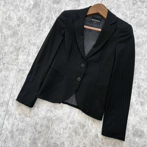 B@ イタリア製 '高級感溢れる'『EMPORIO ARMANI エンポリオアルマーニ』 黒タグ WOOL混 ストライプ柄 ２釦 テーラードジャケット 40 婦人服