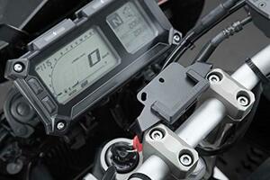 SW-MOTECH ハンドルバー用GPSマウント ブラック Yamaha Tracer 900 GT(18)/MT-09 Tracer/Tracer 900(14-18)