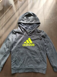 ☆アディダス adidas パーカー ネイビー　120cm☆