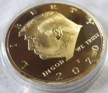 アメリカ合衆国 USA イーグル ドナルド・トランプ大統領 記念コイン メダル 金一色 1オンス 24金メッキコイン 金貨_画像3