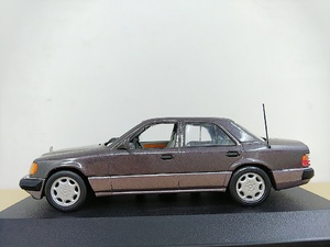 ■ PMA MINICHAMPSミニチャンプス 1/43 Mercedes Benz 400E ツートンカラー薄あずき色？ メルセデスベンツ モデルミニカー