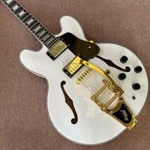 ノーブランド◎Gibson 風◎エレキギター ES-335 1963 Alpine White with Bigsby_画像2
