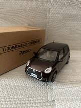 1/30 トヨタ 新型パッソモーダ Passo MODA 非売品 カラーサンプル ミニカー プラムブラウンクリスタルマイカ_画像1