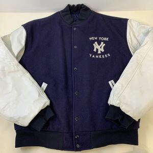 231102.1 GENUINE MERCHANDISE ジェニュイン　マーチャンダイス　ニューヨークヤンキース　Arrow スタジャン NEW YORK YANKEES NY Mサイズ