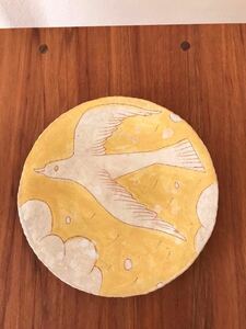 鹿児島睦　皿①　小皿　プレート　黄色い鳥　ケーキ皿　作家もの　手仕事